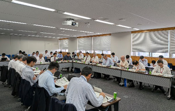会議の様子の写真
