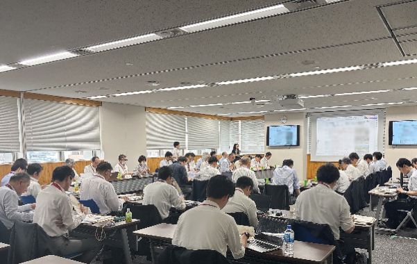 会議の様子の写真