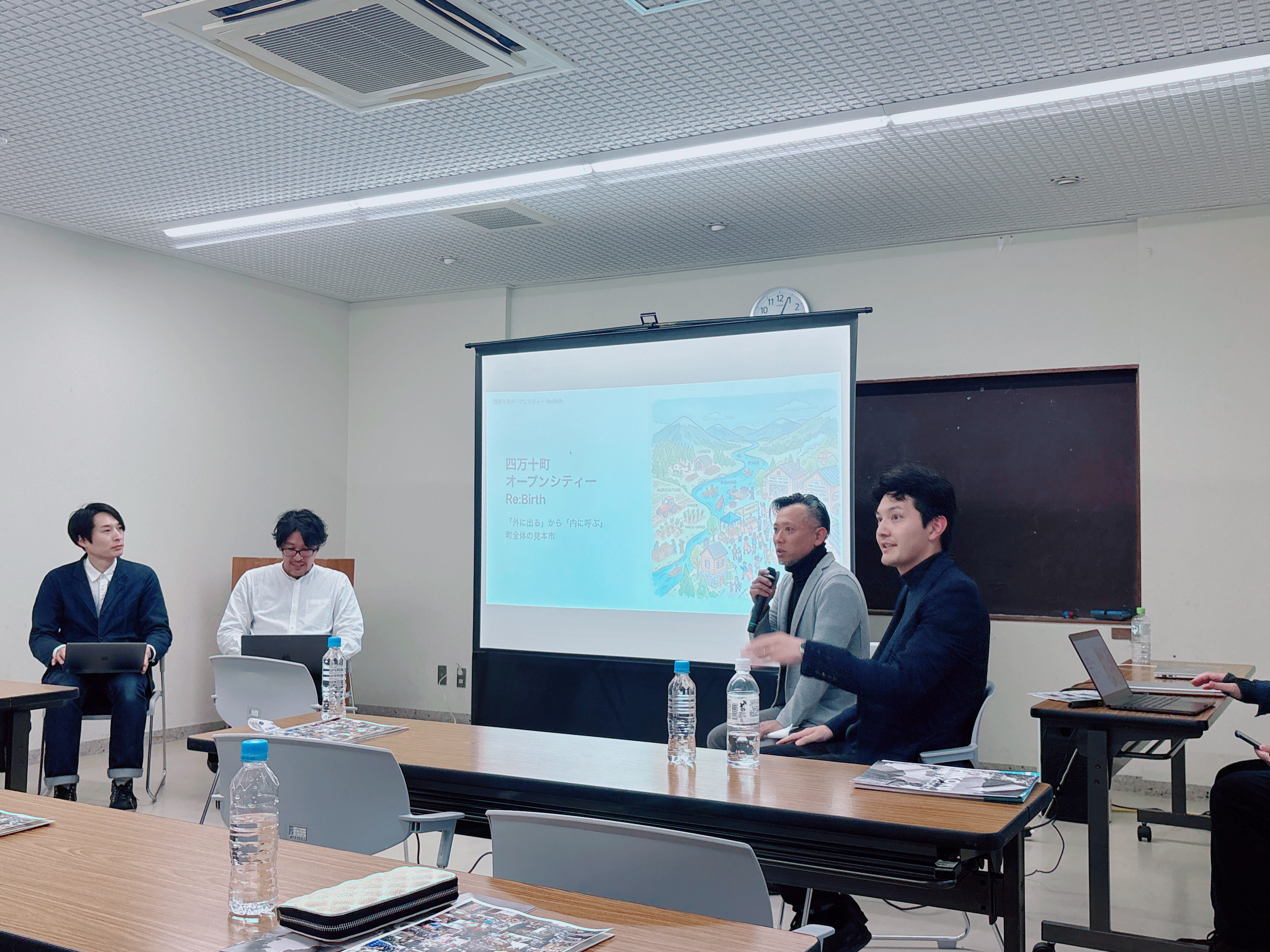 会場の様子の写真