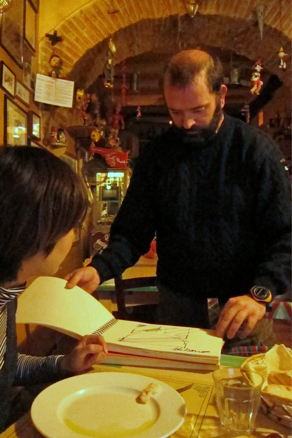 トラットリア(大衆的なイタリア料理店)